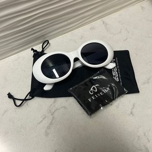 Retro white circular sunglasses